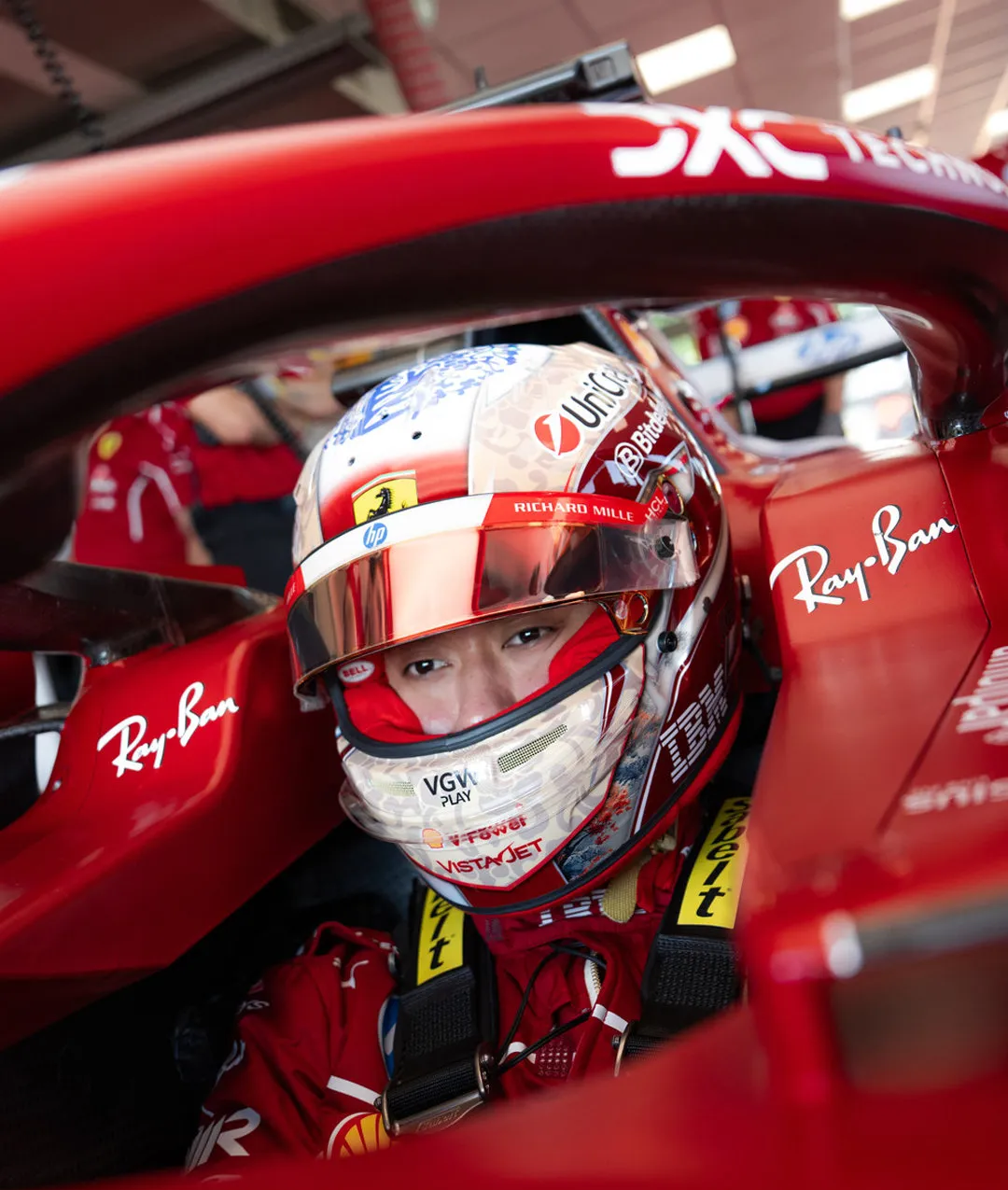 梅赛德斯险胜迈凯伦,勒克莱尔点燃赛场 梅赛德斯险胜迈凯伦,勒克莱尔点燃赛场