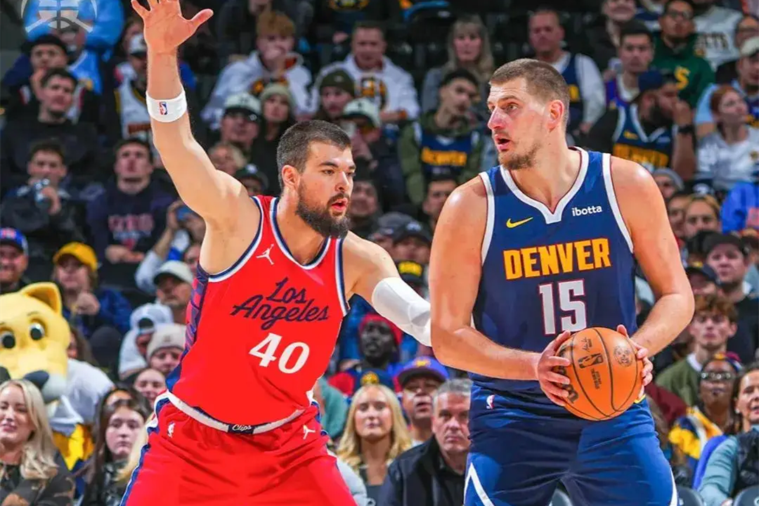 湖人队主帅执教风格备受争议，球迷困惑