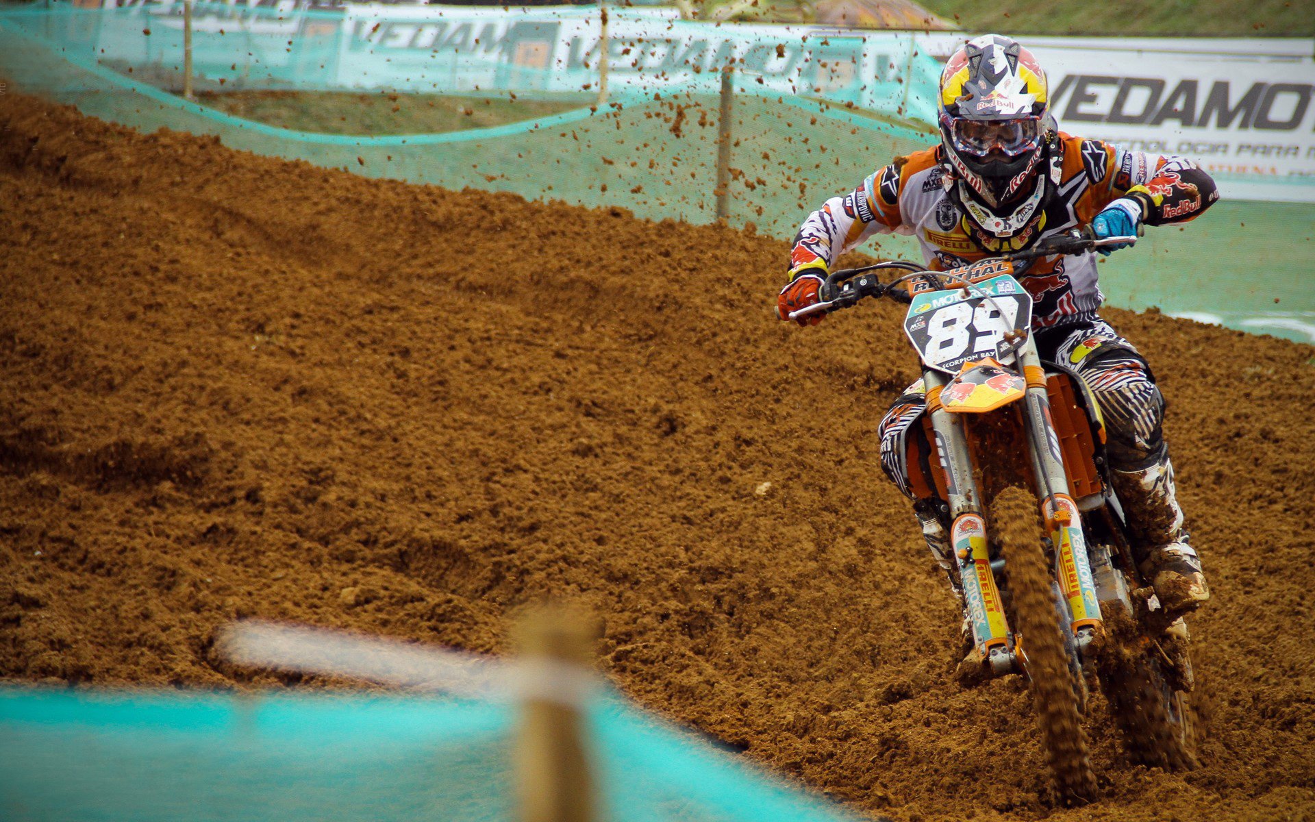 智利稳稳拿下厄瓜多尔，法比尼奥成为关键先生