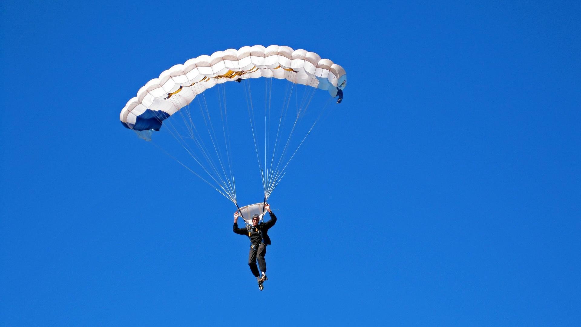米切尔关键一击，尼克斯客场带走步行者
